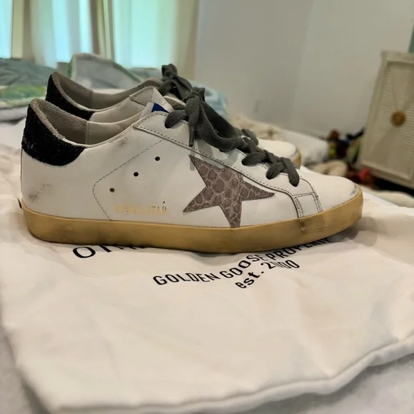 Golden Goose White and Gray Sneakers with Star Accent - Picture 3 of 6